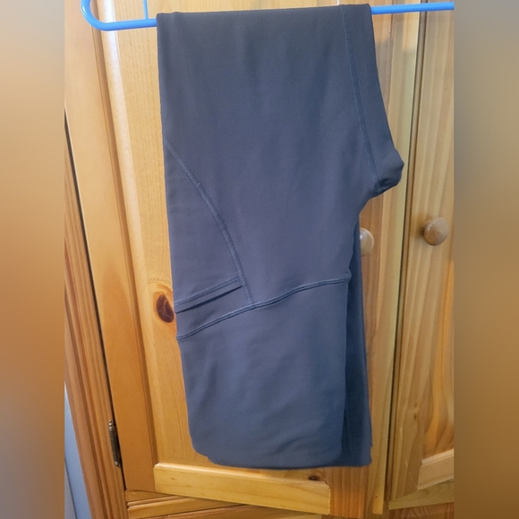 Old Navy Stretch Active pants - Picture 2 of 4